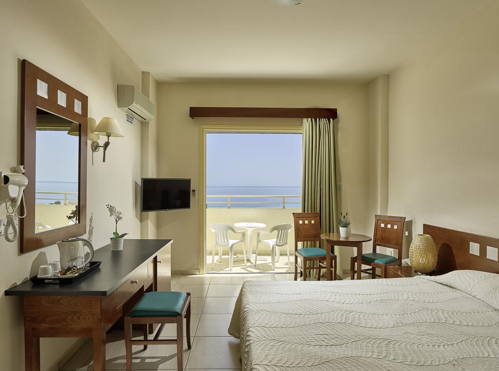 Iris Beach Hotel Protaras Luaran gambar
