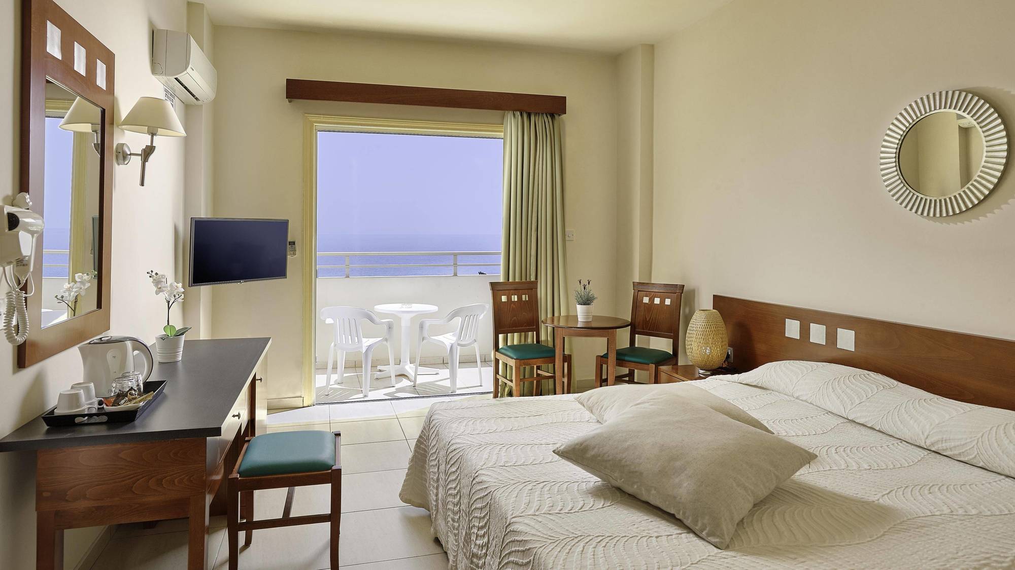Iris Beach Hotel Protaras Luaran gambar