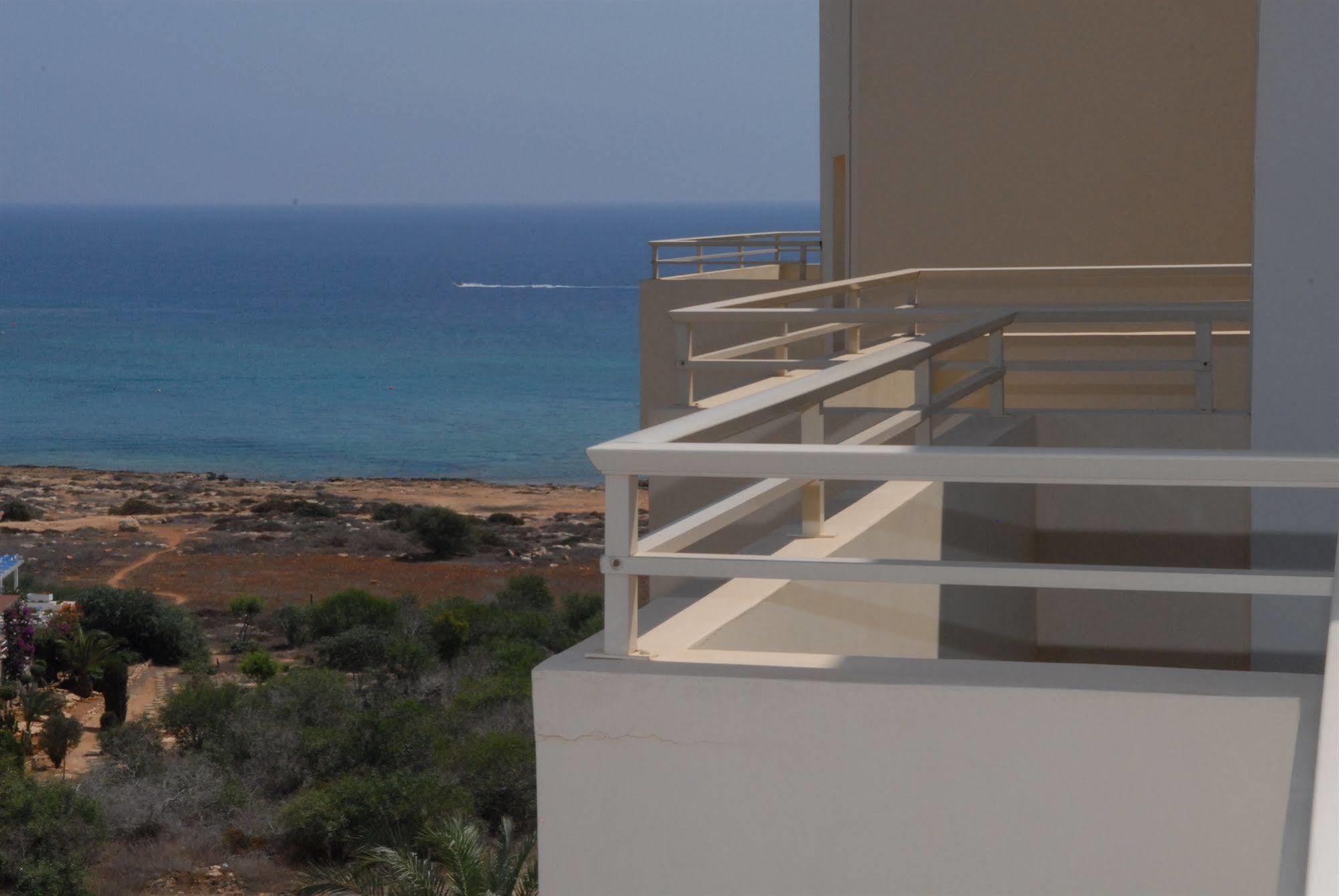 Iris Beach Hotel Protaras Luaran gambar